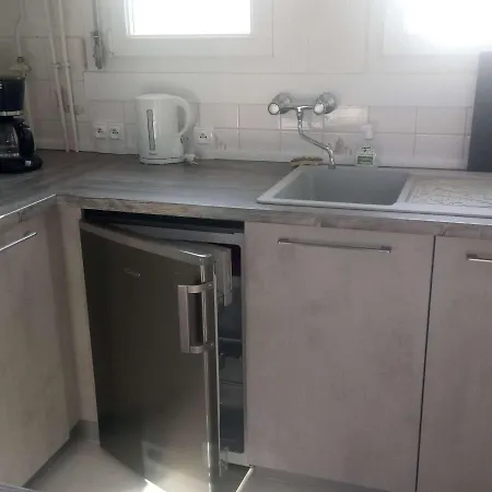 Appartamento T2 Renove Front De Avec Balcon Et Parking A Berck-plage - Fr-1-674-12 *